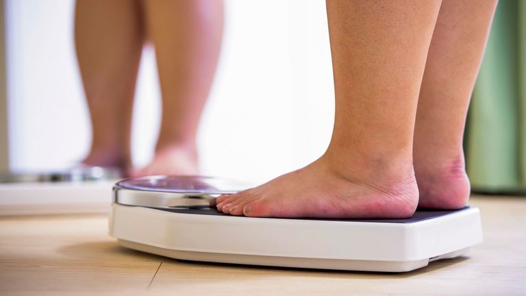 زيادة الوزن الناتج عن العمل المنزلي تؤدي إلى تفاقم وضع كورونا