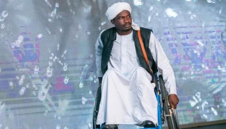 عارض الأزياء السوداني عبدالعزيز شريف 