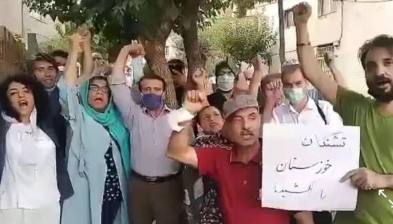 جانب من مظاهرة دعم احتجاجات خوزستان الإيرانية