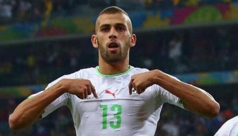 لاعب منتخب الجزائر 