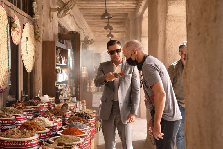 حملة "دبي تقدم Dubai Presents" لدعم السياحة