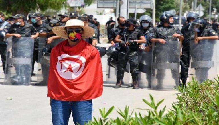 أحد الشباب المشاركين في حراك 25 يوليو بتونس