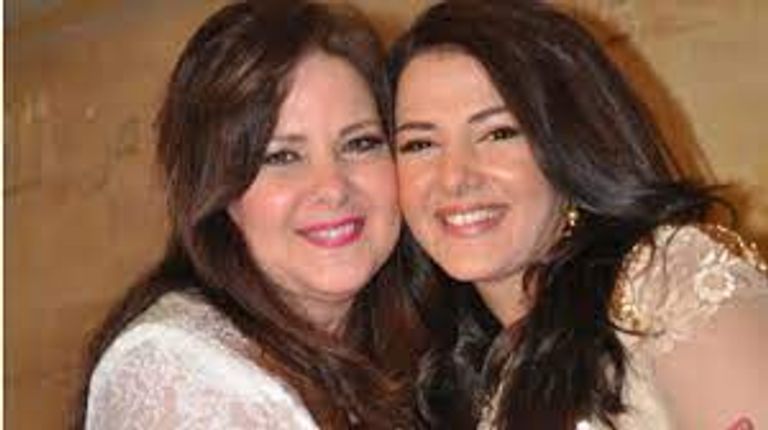 الفنانة دلال عبدالعزيز