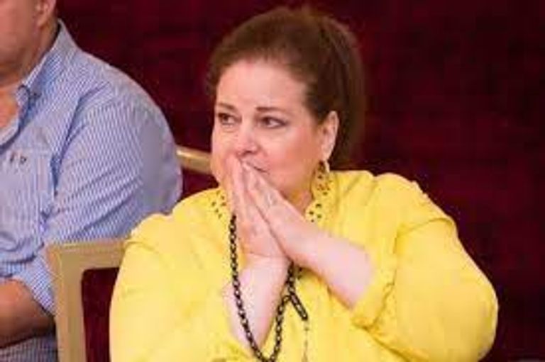 الفنانة دلال عبدالعزيز