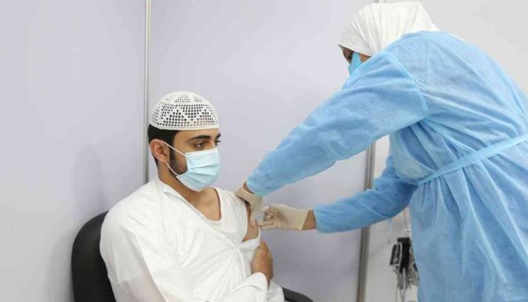 استمرار حملة التطعيم ضد كورونا في الإمارات