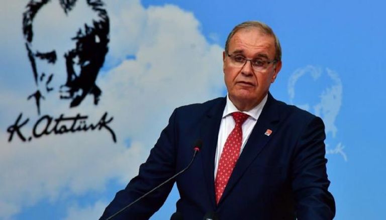 فائق أوزتراق المتحدث باسم الشعب الجمهوري المعارض