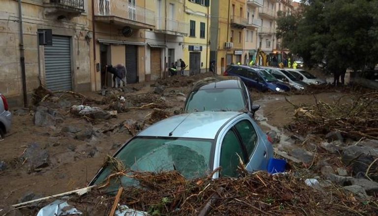 جانب من آثار فيضانات اجتاحت إيطاليا