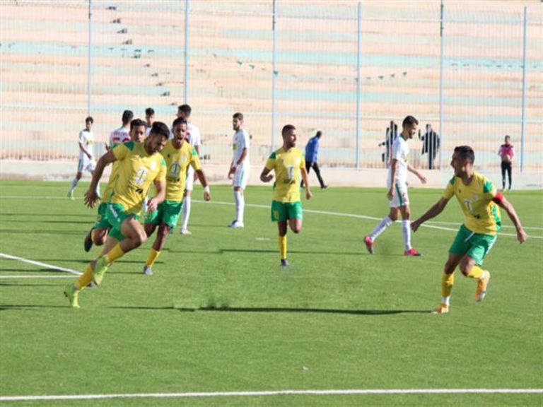 إحدى مباريات الدوري الجزائري فريق اتحاد الجزائر