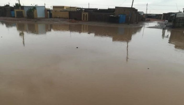 أمطار غزيرة تشل الحركة في الخرطوم