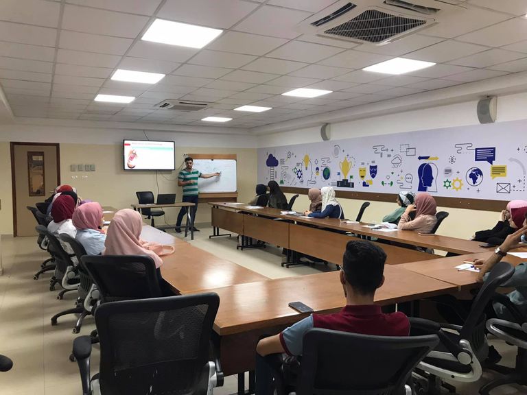 الطالب الفلسطيني عبدالرحمن نصر