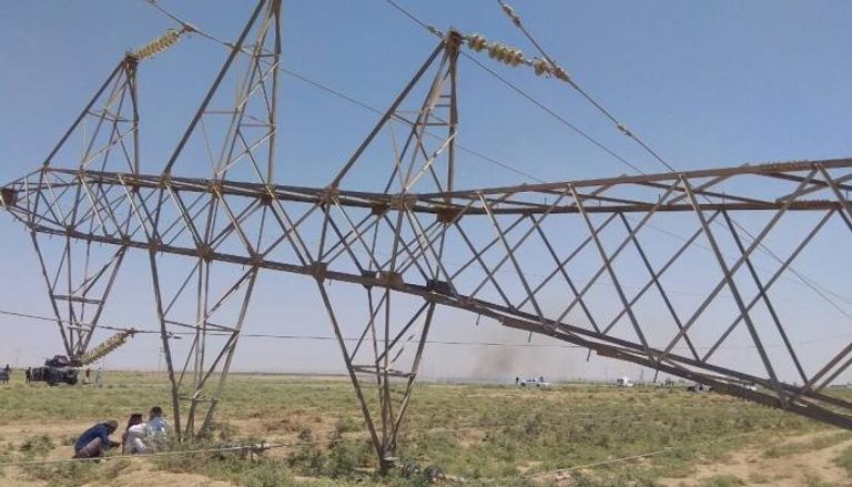سقوط برج لنقل الطاقة الكهربائية بتفجير شمال العراق- أرشيفية