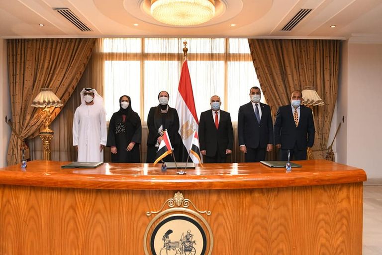 مصر توقع مع شركة إماراتية عقود تصنيع السيارات