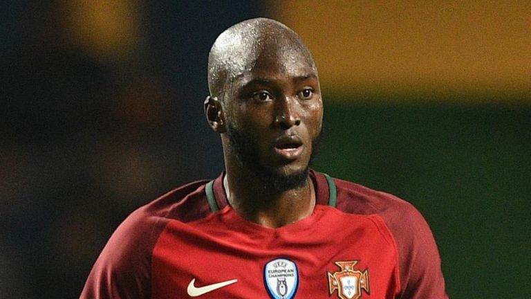 انتقال ميسي إلى باريس سان جيرمان