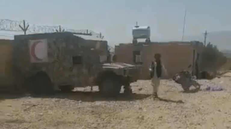 عدد كبير من سيارات الدفع الرباعي سقط في أيدي