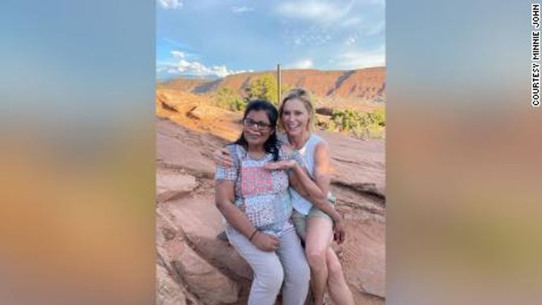 الممثلة الأمريكية جوليا براون