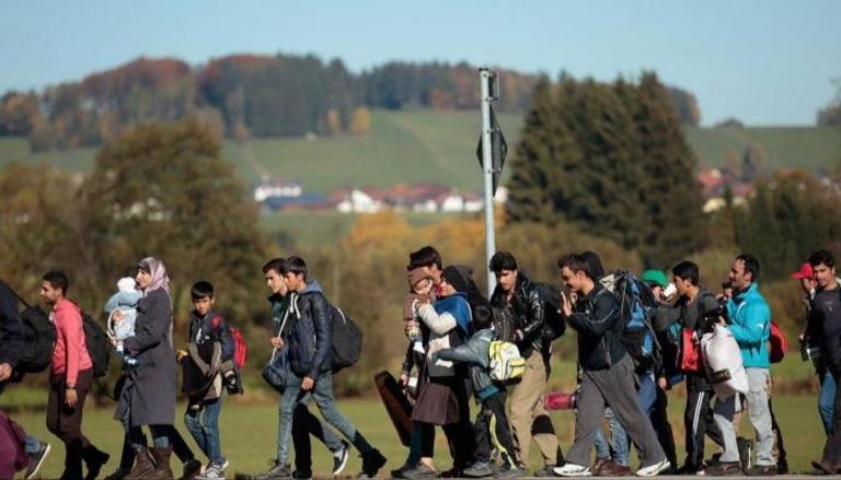 مهاجرون غير شرعيين يحاولون الدخول إلى دول الاتحاد الأوروبي