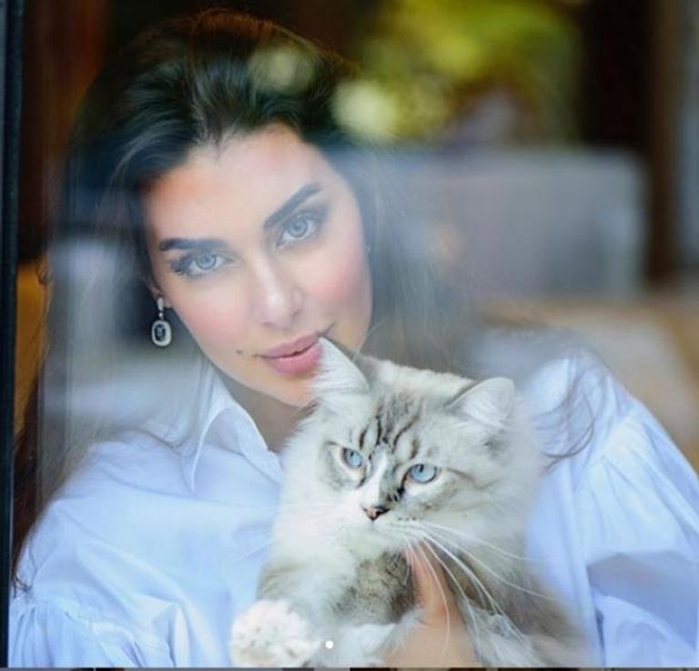 عمرو دياب يروج لخط أزياء خاص به