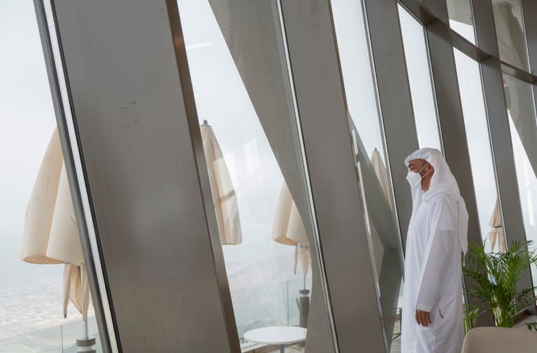 الشيخ محمد بن زايد آل نهيان، خلال زيارته "استراحة السحب" الشيخ محمد بن زايد آل نهيان خلال زيارته