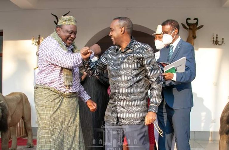 أوهورو كينياتا ومحمد حسين روبلي