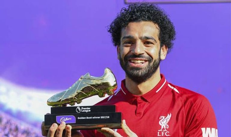 صلاح يحمل الحذاء الذهبي محمد صلاح وهاري كين