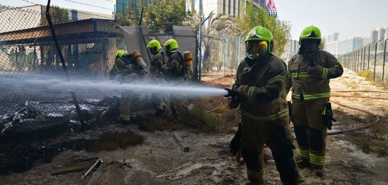 جانب من عمليات الإطفاء