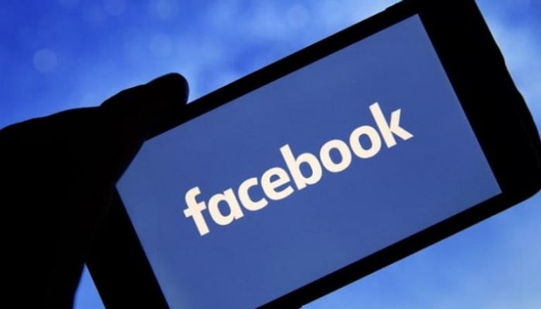 فيسبوك يضع حدا لعملية تضليل إعلامي بشأن لقاحات كورونا 