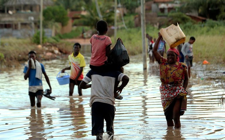 طفلة تعاني من مرض الكوليرا