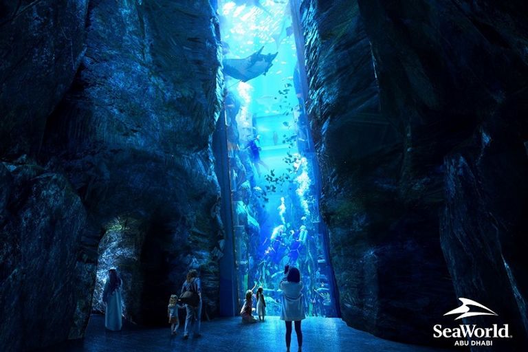 "جزيرة ياس" تحتضن أكبر حوض مائي في العالم