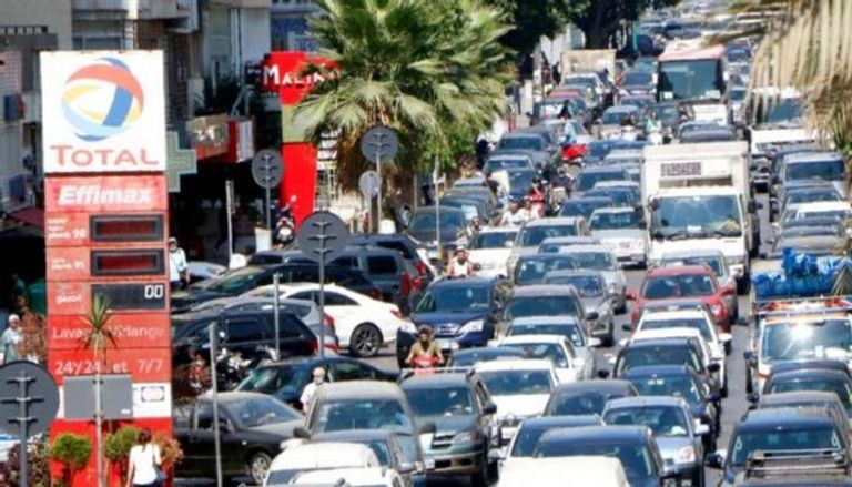 طوابير أمام محطات الوقود في لبنان