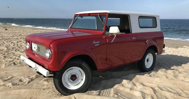 طراز International Harvester Scout طرازا Porsche Boxster وToyota MR2