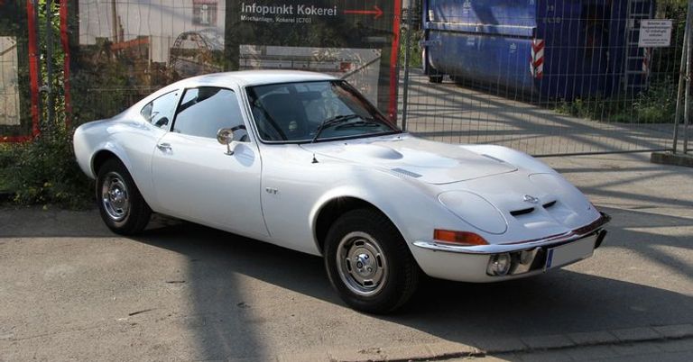طراز Opel GT طرازا Porsche Boxster وToyota MR2