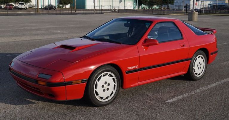 طراز Mazda RX-7 طرازا Porsche Boxster وToyota MR2