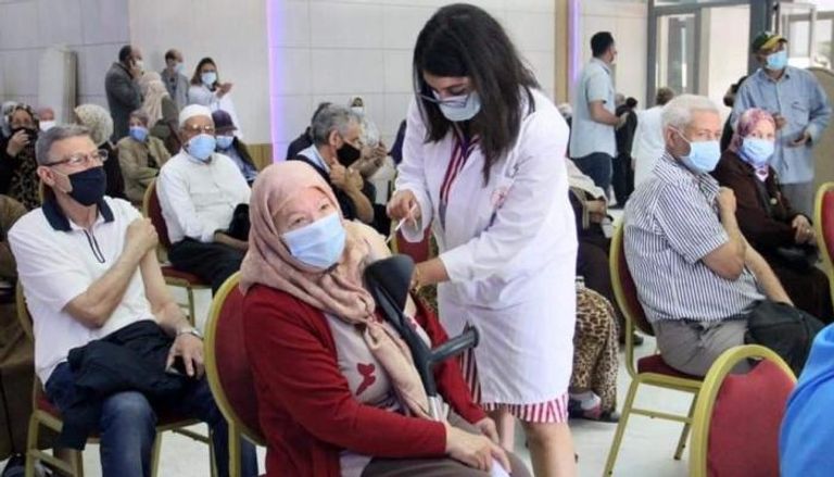 جانب من حملة تطعيم سابقة ضد كورونا في تونس