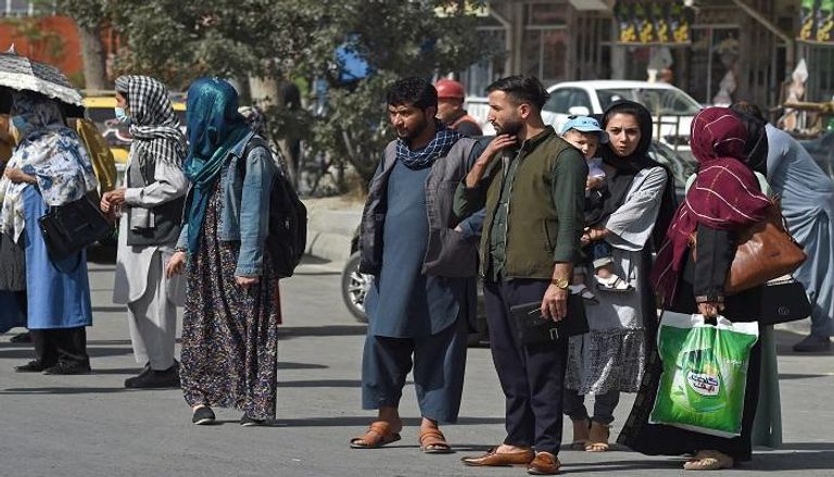 سكان كابول في الشوارع يترقبون طالبان