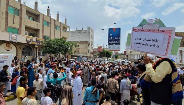 جانب من الاحتجاجات الشعبية ضد جرائم الإخوان في تعز