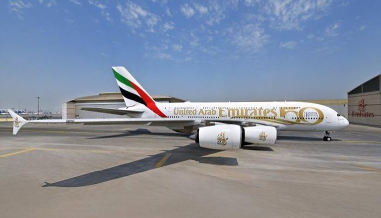 شعار "الإمارات العربية المتحدة 50" يزين طائرات "طيران الإمارات"