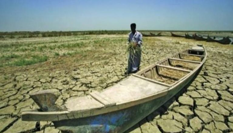 نهر جنوب العراق يتحول إلى أطلال جراء الجفاف