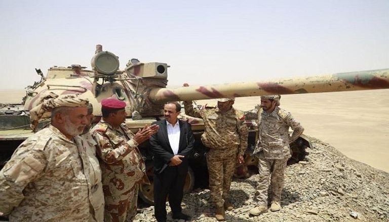  وزير الإعلام والثقافة اليمني ورئيس هيئة الأركان العامة
