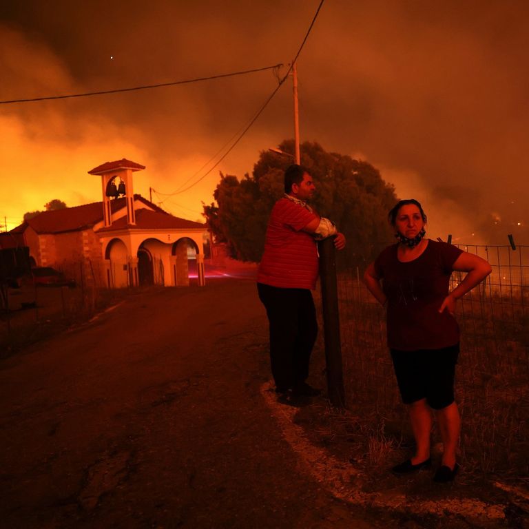 سكان تيزي وزو لحظة مقاومتهم للحرائق