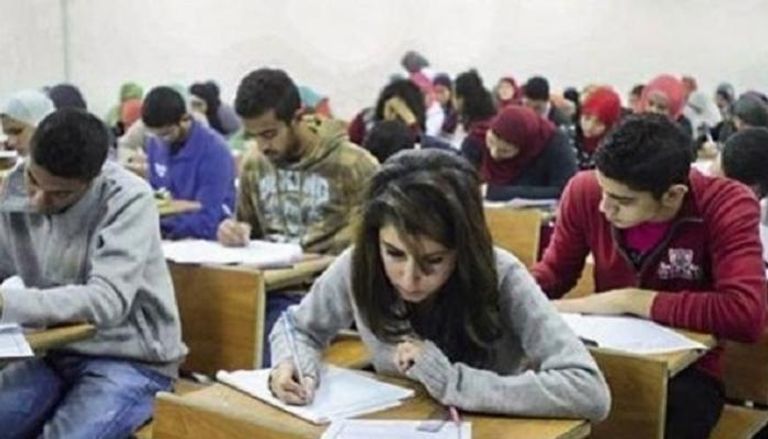 طلاب في امتحان شهادة الثانوية العامة بمصر