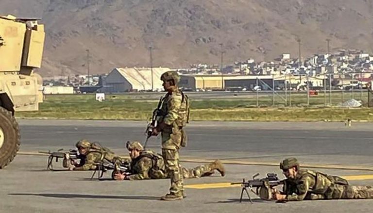 جنود أمريكيون في مطار كابول