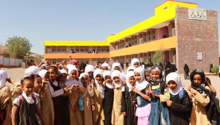 الإمارات تعيد آلاف التلاميذ إلى فصولهم في اليمن