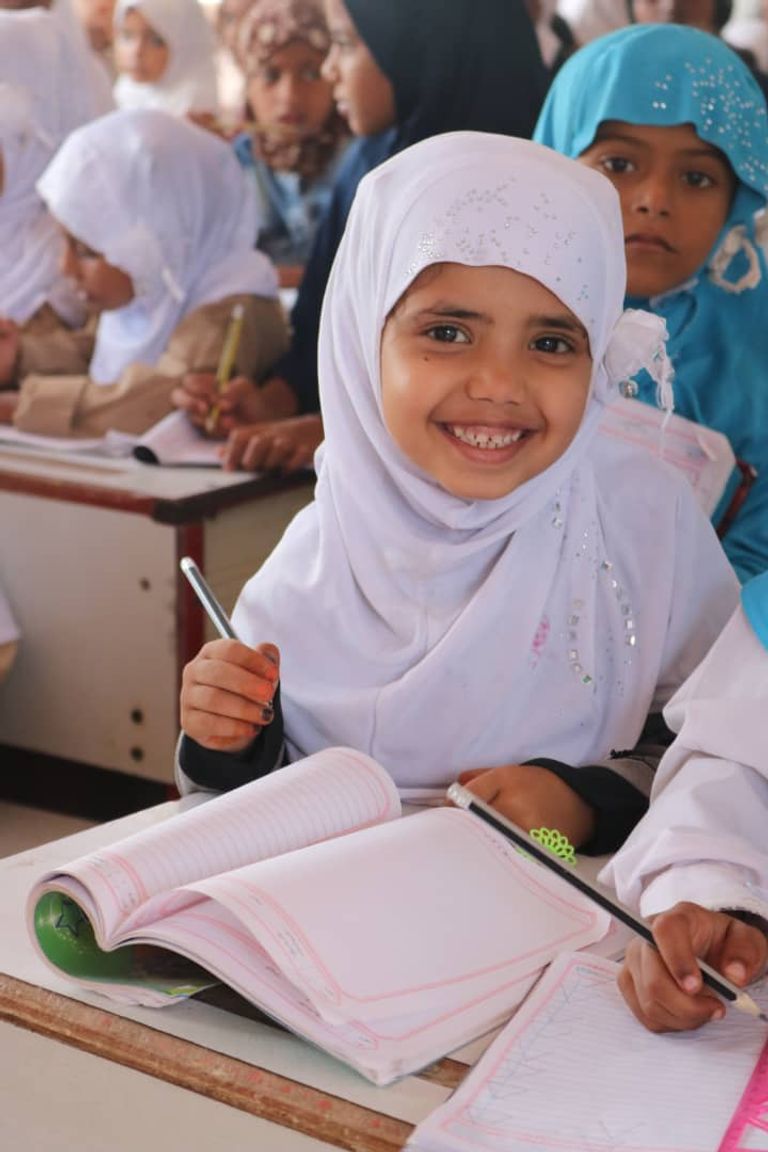 الإمارات تعيد آلاف التلاميذ إلى فصولهم في اليمن