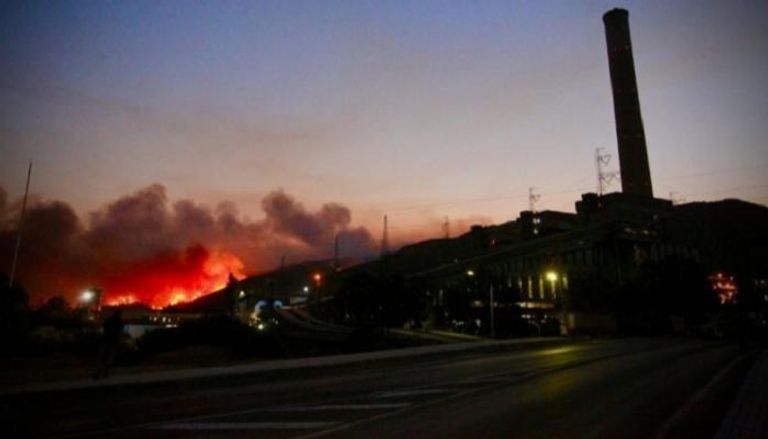 جانب من حريق محطة الكهرباء ببيروت