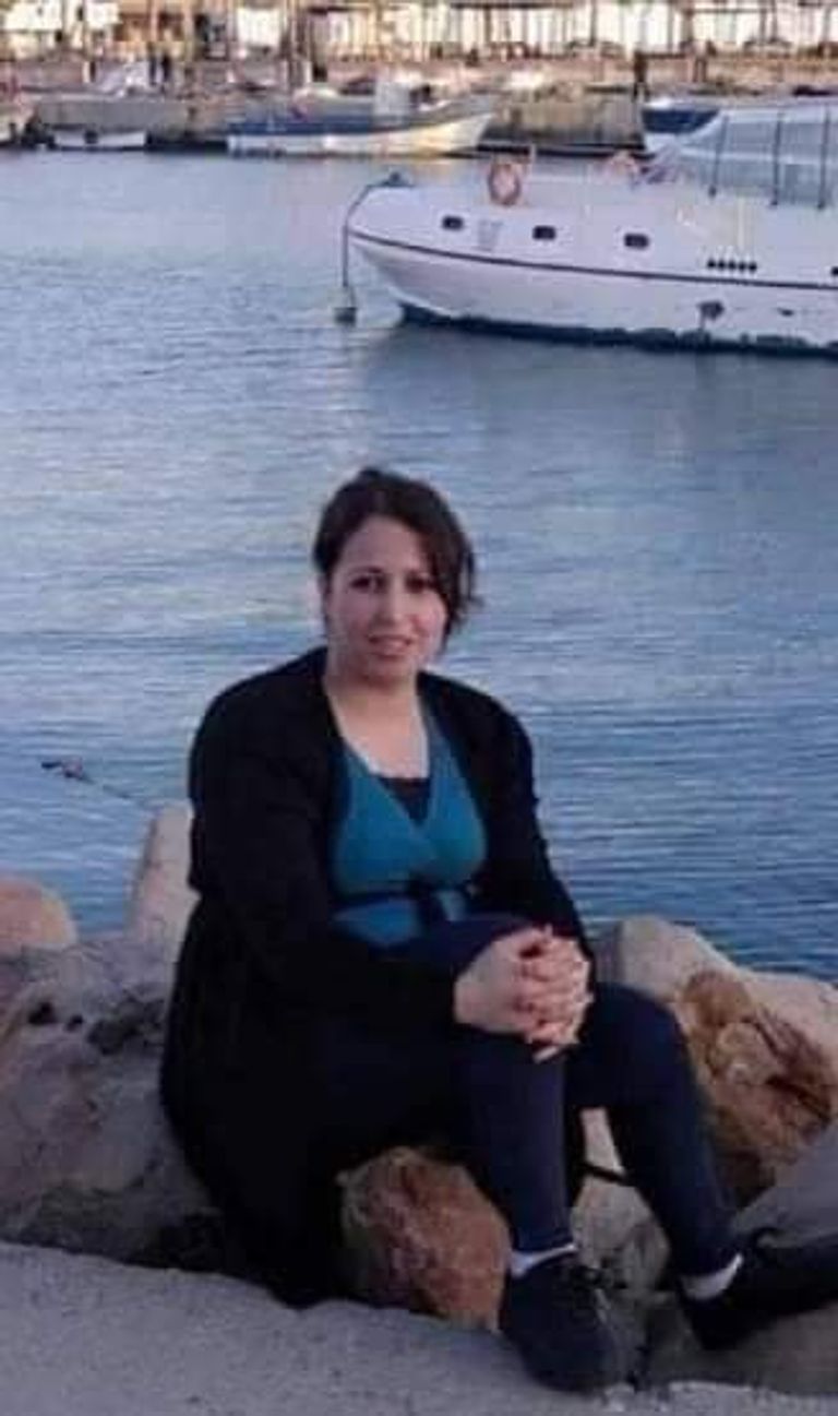 والدة الرضعية إيناس التي توفيت أيضا حرقا مع عائلتها بحرائق الجزائر