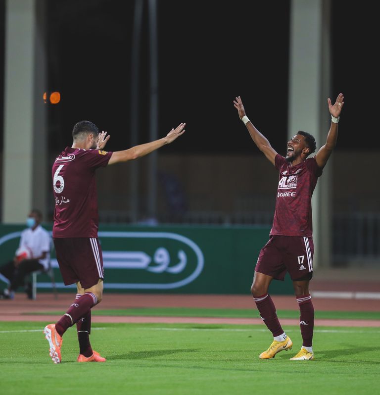 مباراة الأهلي والحزم