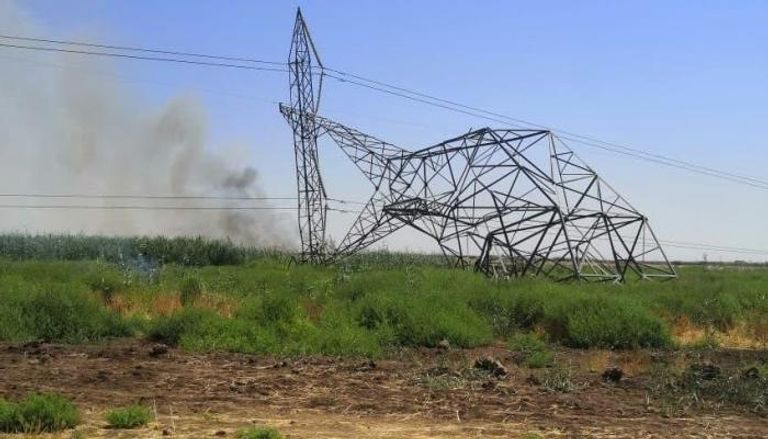 سقوط برج لنقل الطاقة الكهربائية وسط العراق