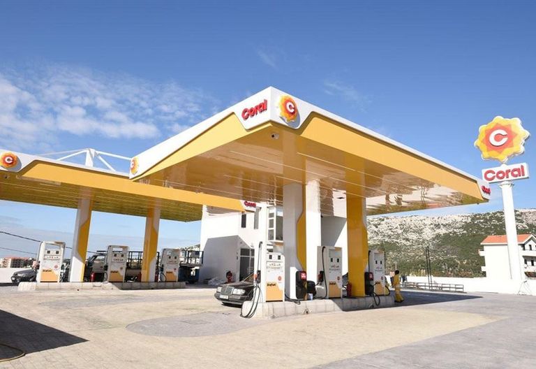 زحمة واشتباكات أمام محطات الوقود في لبنان