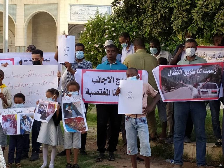 تظاهرات أهالي مرزق في الذكرى الثانية لتهجيرهم