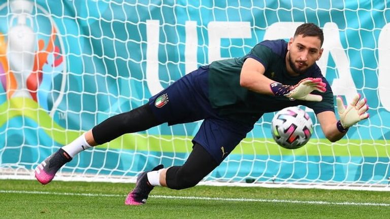 جيانلويجي دوناروما رحل من ميلان إلى باريس سان جيرمان روميلو لوكاكو مهاجم إنتر ميلان السابق